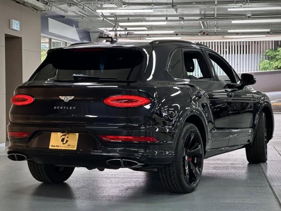 BENTAYGA V8 - Image 2