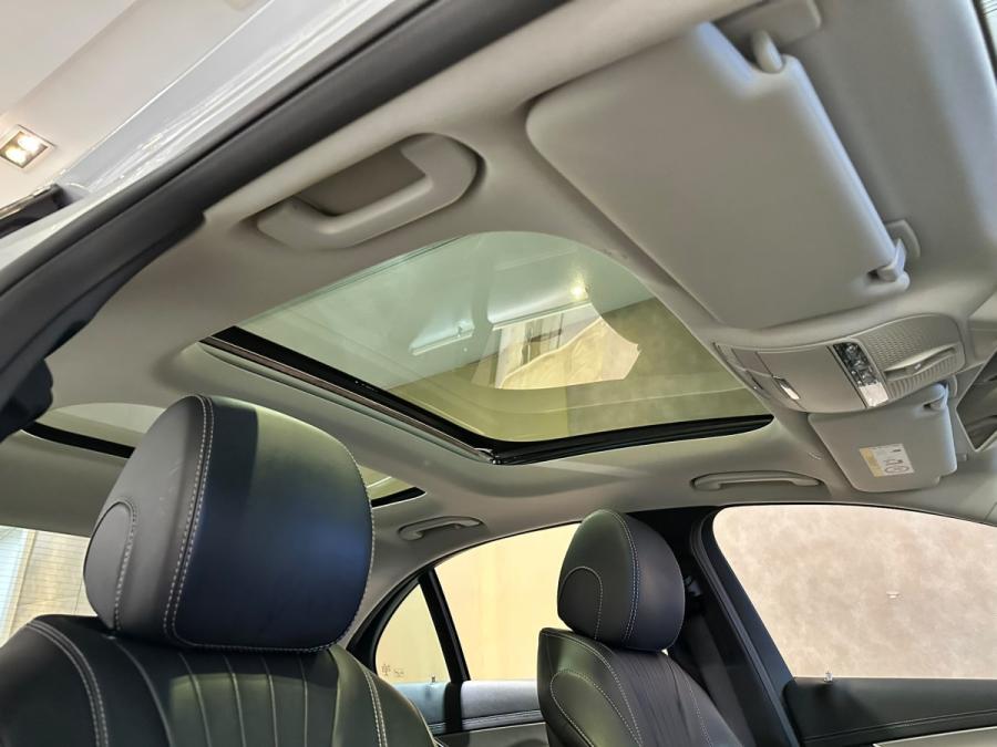 E 300  EXCLUSIVE - Image 3