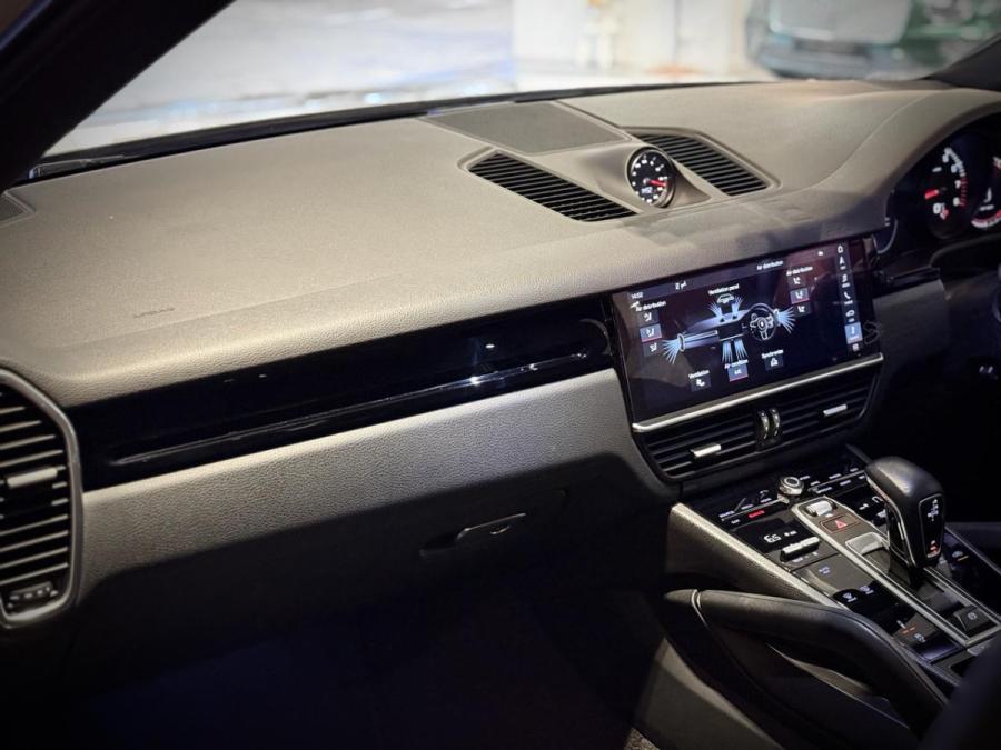 CAYENNE COUPE - Image 10