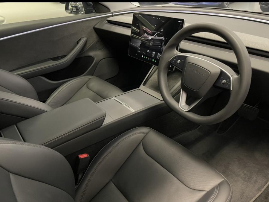 MODEL 3 LR - Image 4