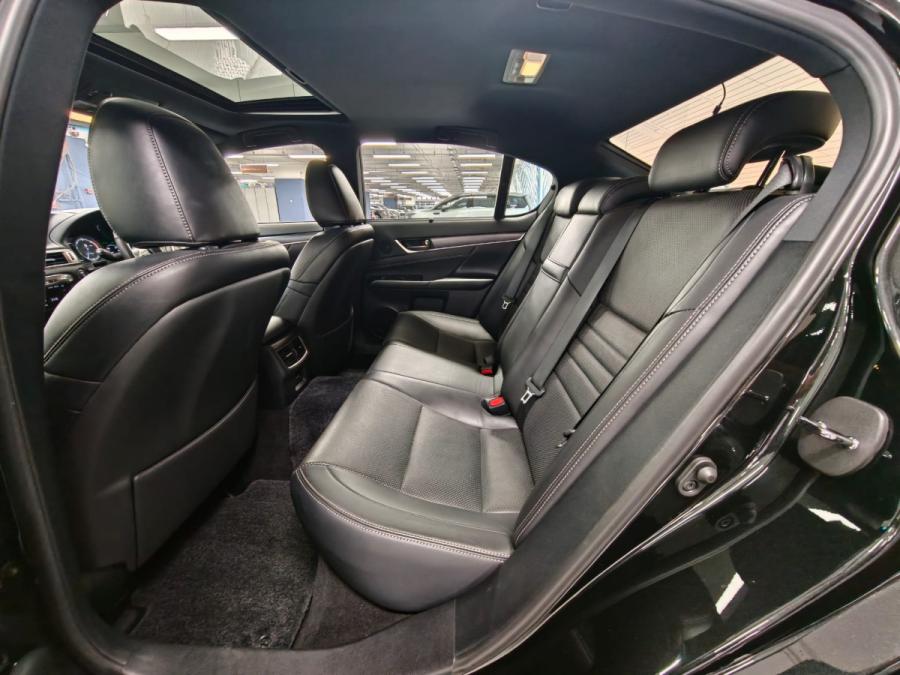 GS300 F SPORT - Image 12
