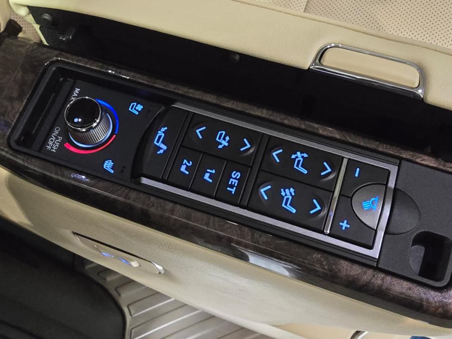 ALPHARD EXECUTIVE LOUNGE - Image 11