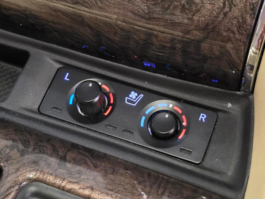 ALPHARD EXECUTIVE LOUNGE - Image 10