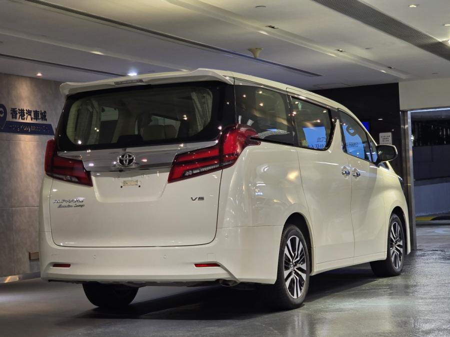 ALPHARD EXECUTIVE LOUNGE - Image 3
