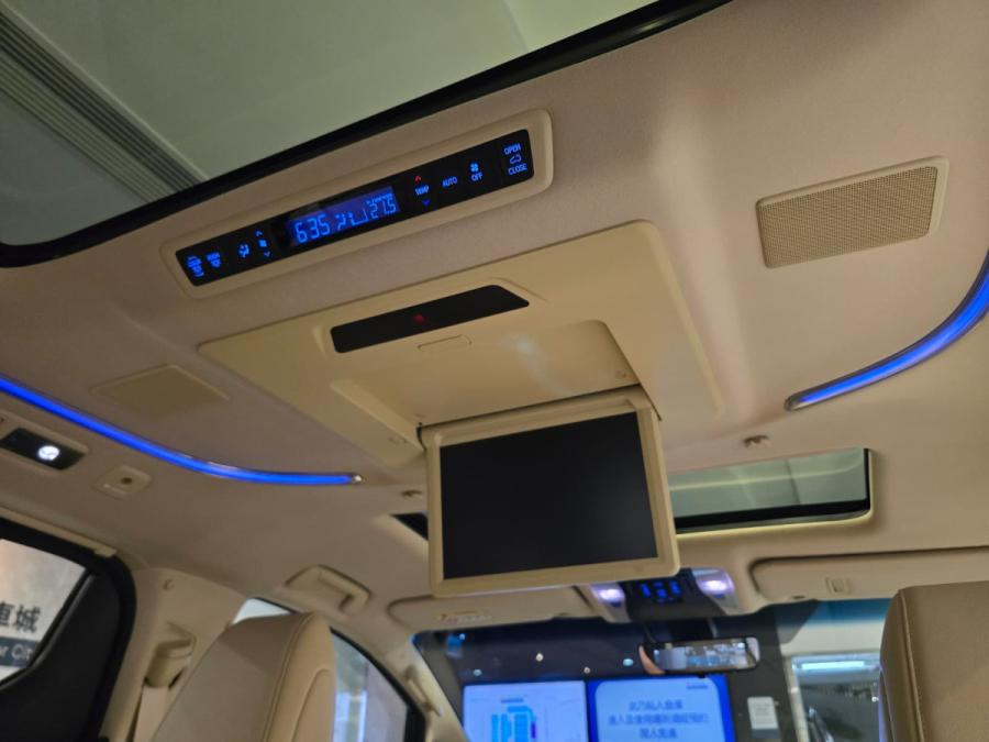 ALPHARD EXECUTIVE LOUNGE - Image 8