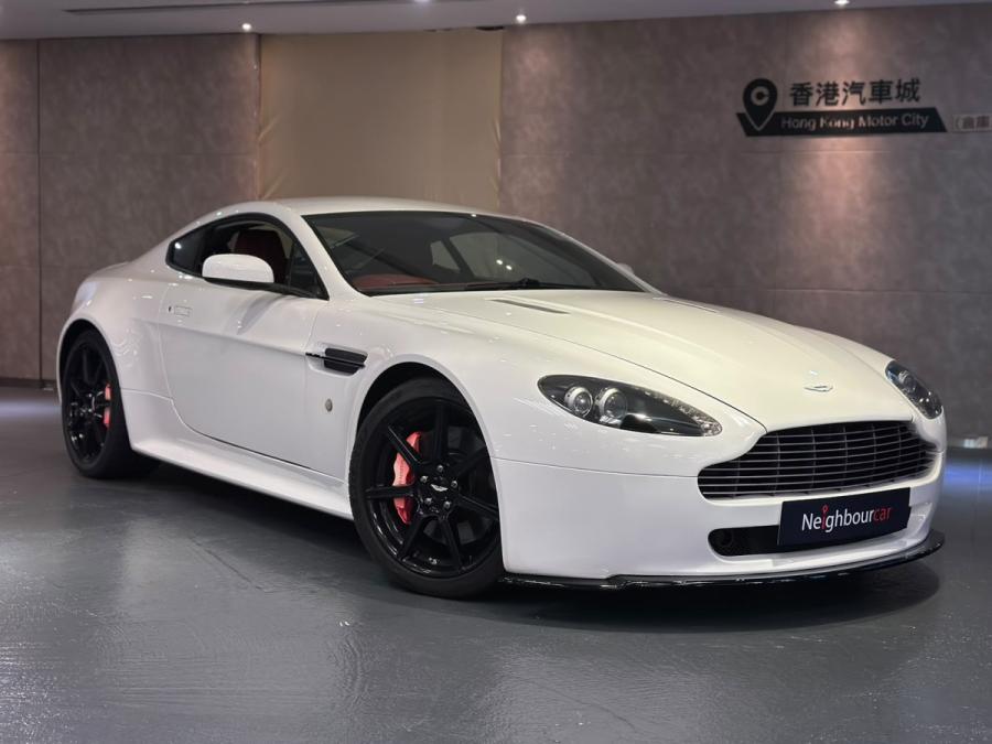 ASTON MARTIN 雅士頓馬田 V8 Vantage