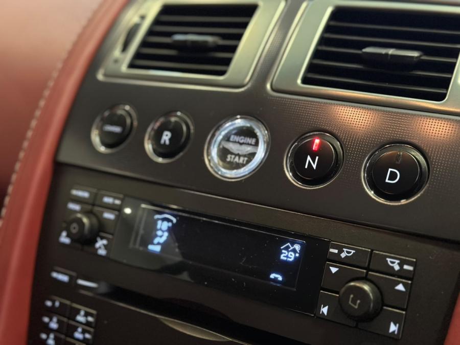 V8 Vantage - Image 9