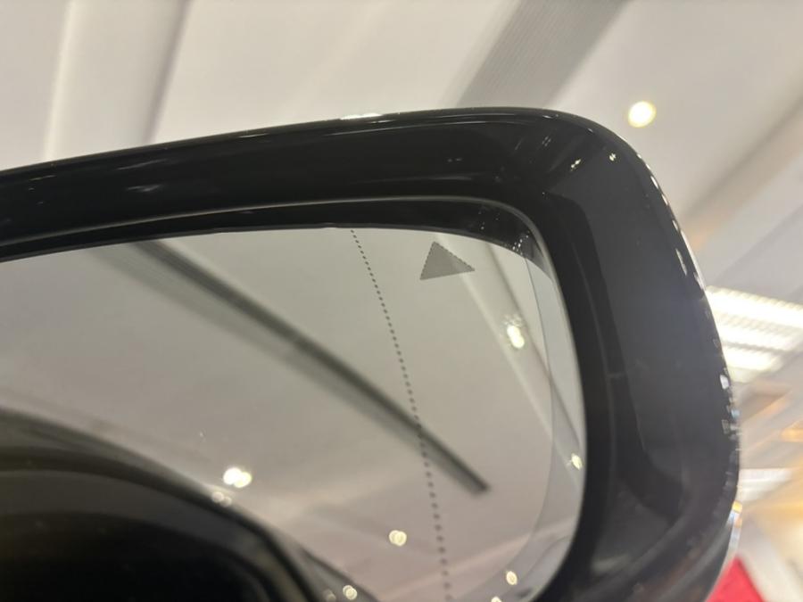 M5 SALOON  F90 - Image 7