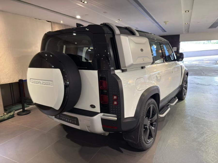Defender 110 - Image 5