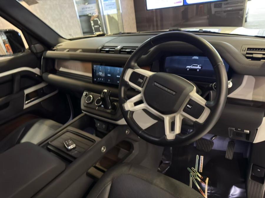Defender 110 - Image 11
