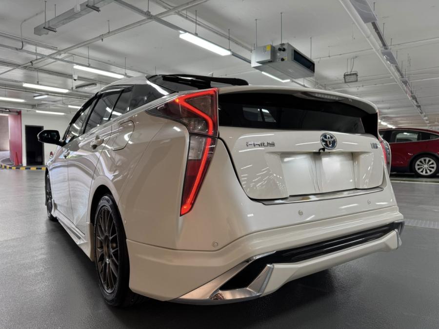 Prius - Image 2