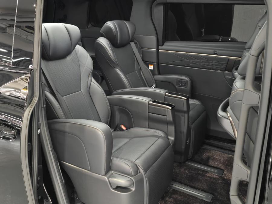 VELLFIRE 2.5 HYBRID - Image 5