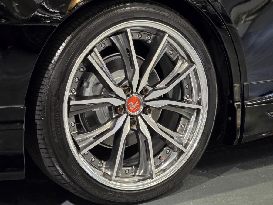 VELLFIRE 2.5 HYBRID - Image 9