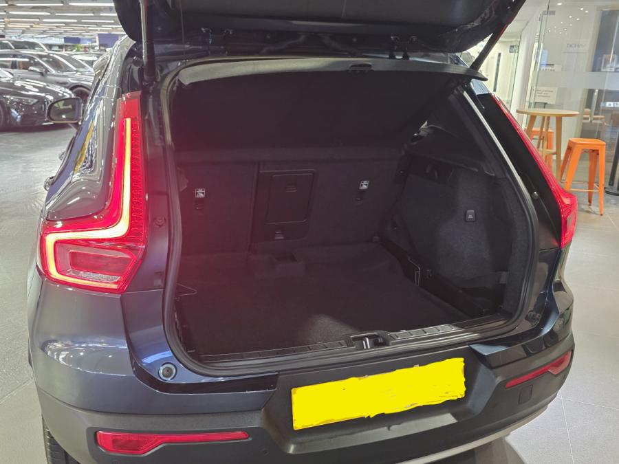 XC 40 B4 MOMENTUM - Image 4