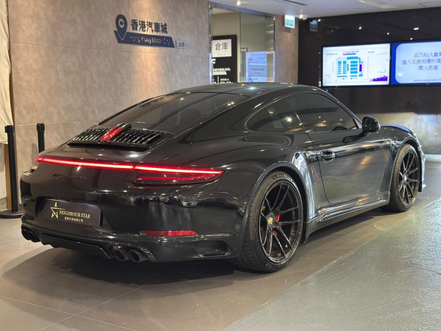 911 Carrera 4S Coupe - Image 2