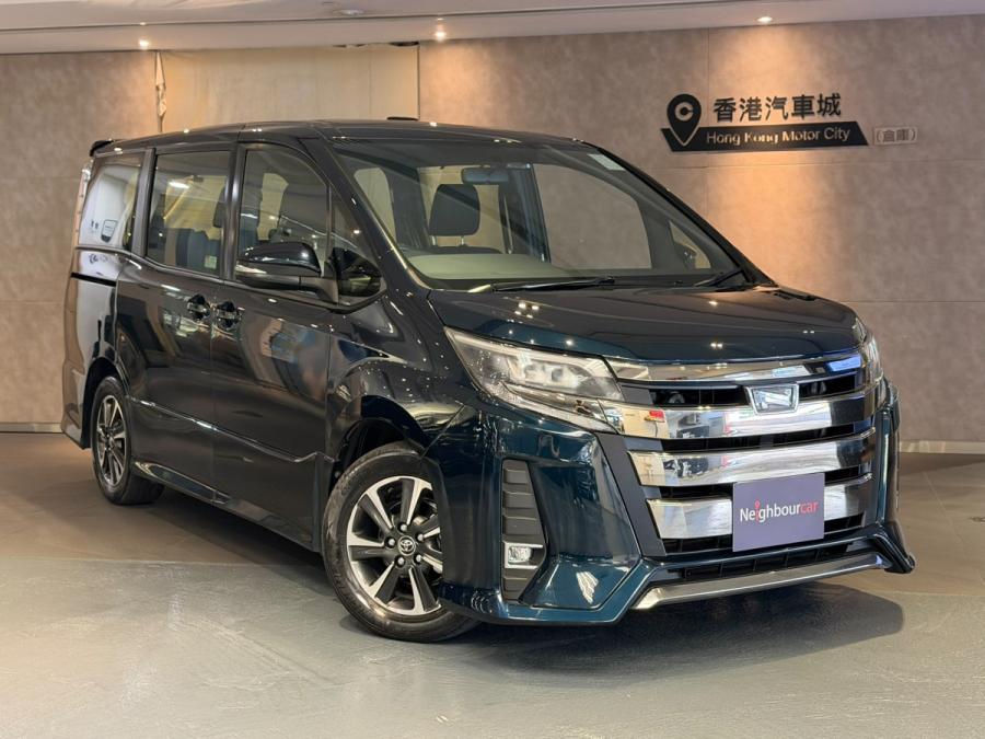 TOYOTA Noah Deluxe