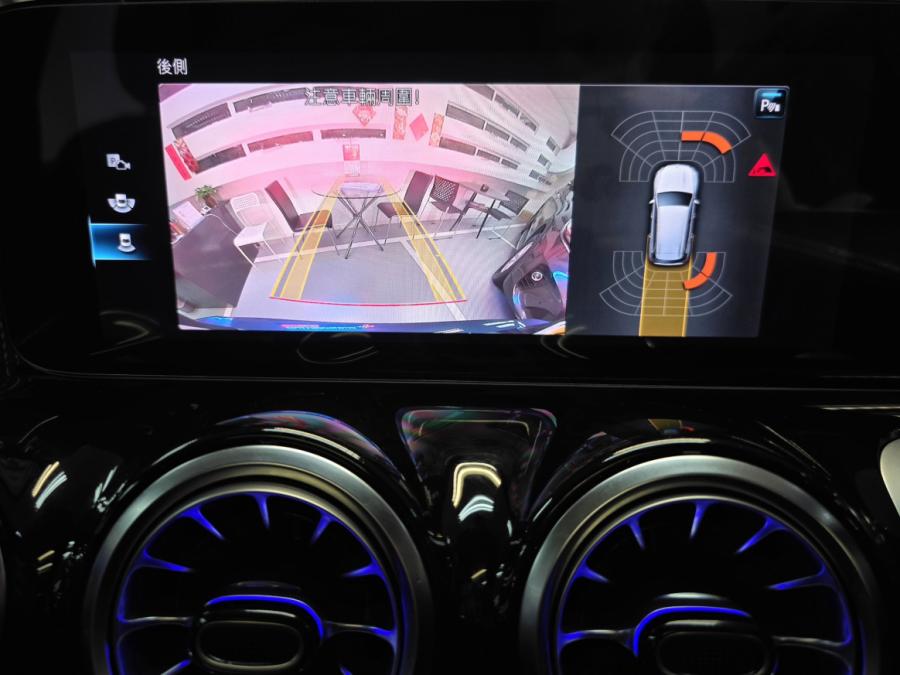 GLC250 4 MATIC - Image 9
