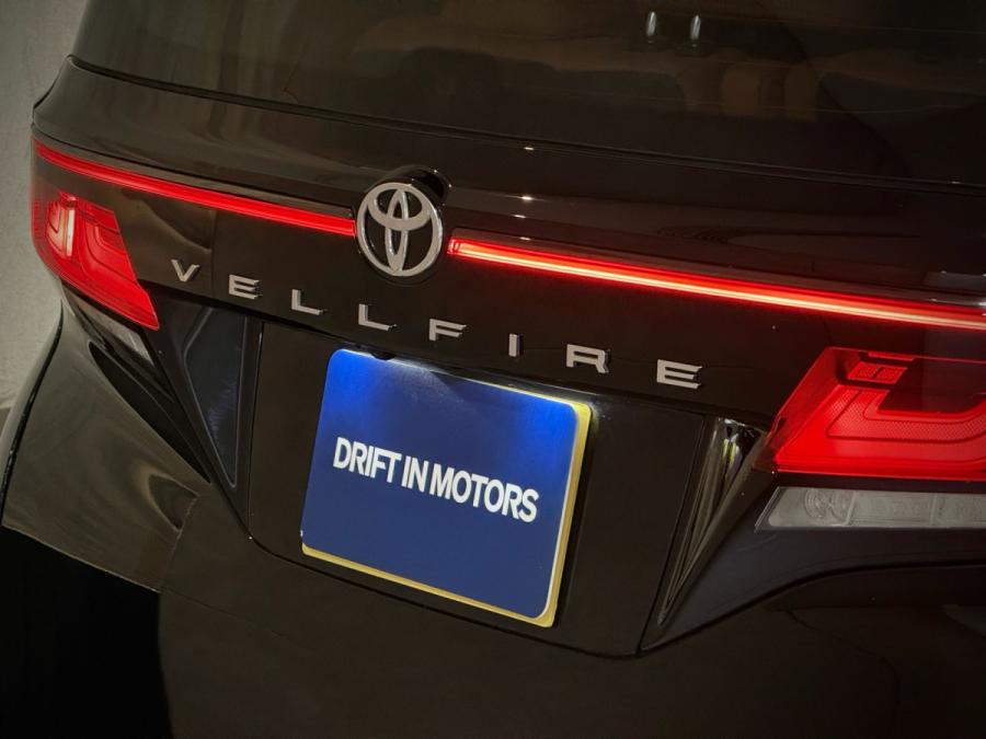 Vellfire 2.4T Z Premium - Image 4