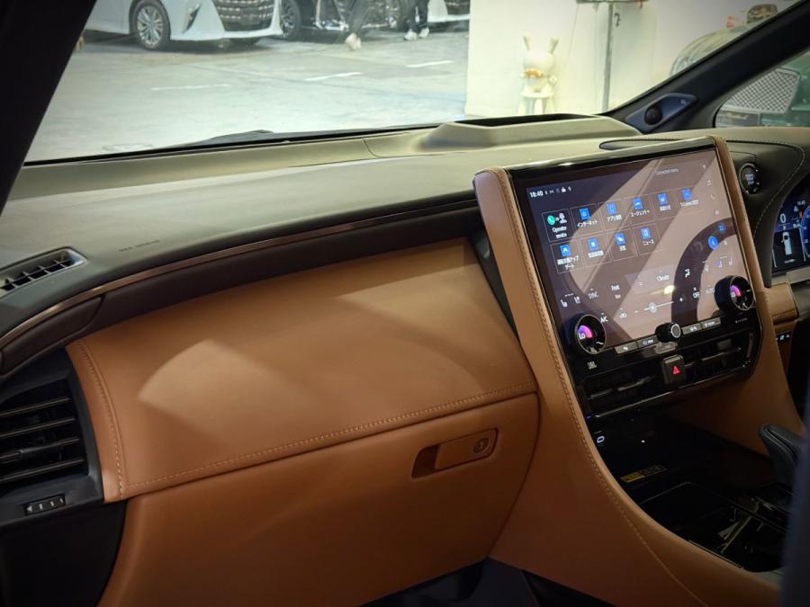 Vellfire 2.4T Z Premium - Image 8