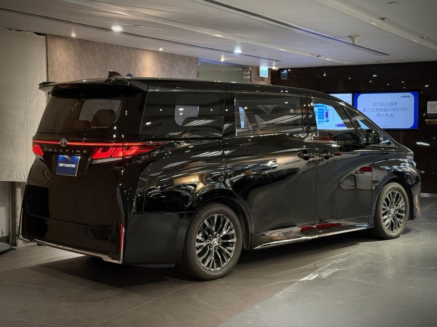 Vellfire 2.4T Z Premium - Image 2
