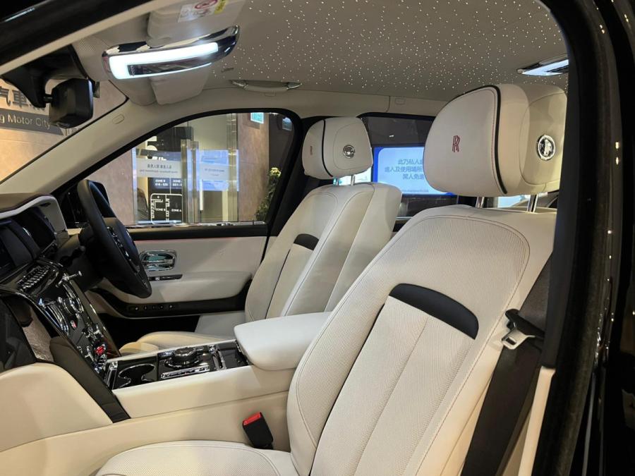 Cullinan Black Badge Edition - Image 7