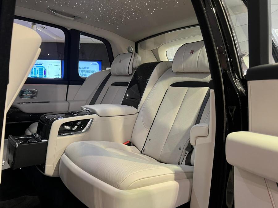 Cullinan Black Badge Edition - Image 8