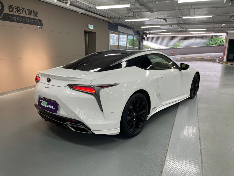 LC500h - Image 2