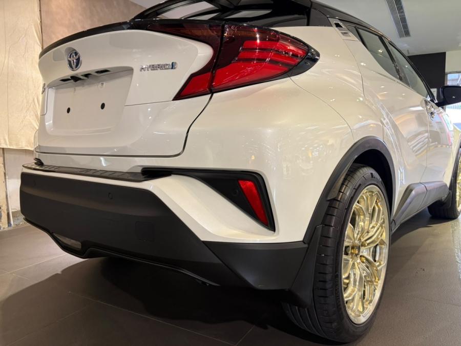 CHR HYBRID - Image 10