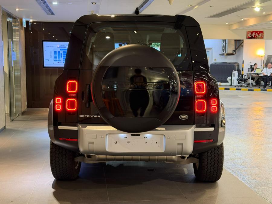 Defender 90 P300 SE - Image 7