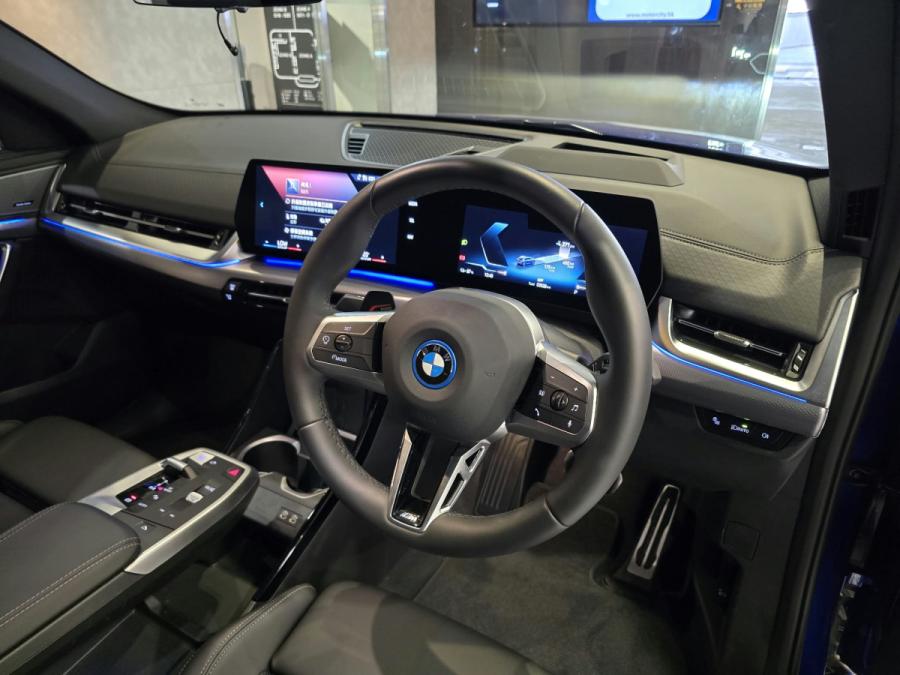 IX2 EDRIVE20 M SPORT - Image 5