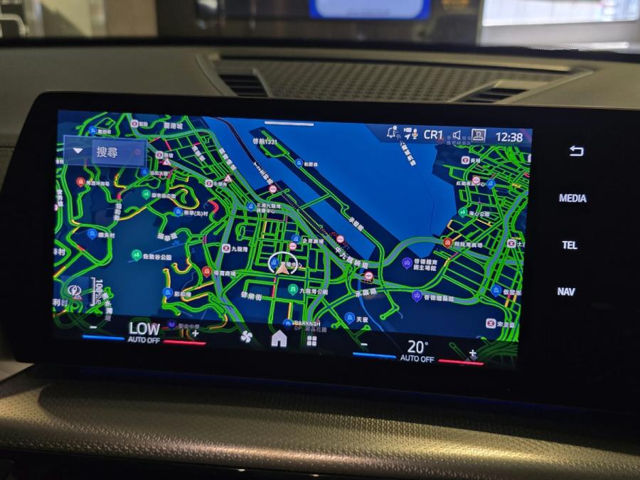 IX2 EDRIVE20 M SPORT - Image 10