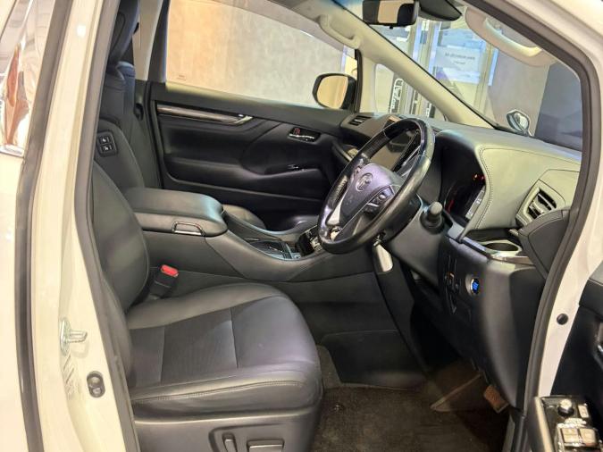 Alphard 2.5 - Image 10