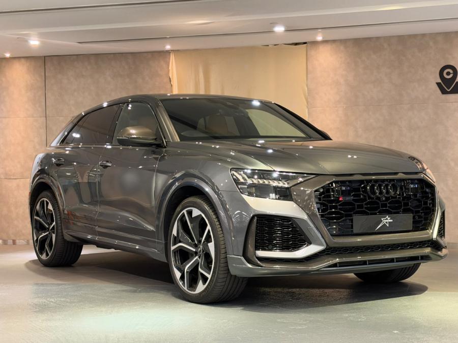 AUDI RSQ8