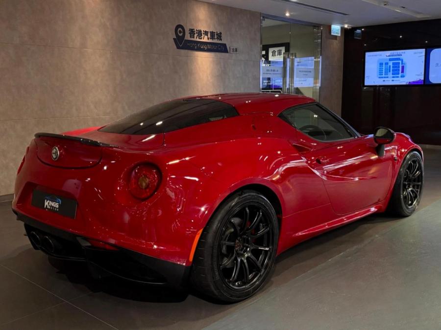 4C  Coupe - Image 2