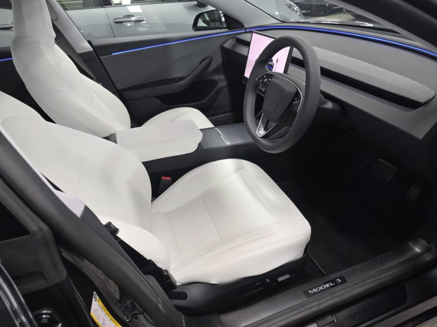 Model 3 RWD - Image 2