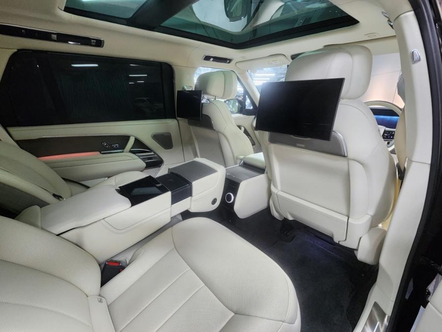 RANGE ROVER SV - Image 11