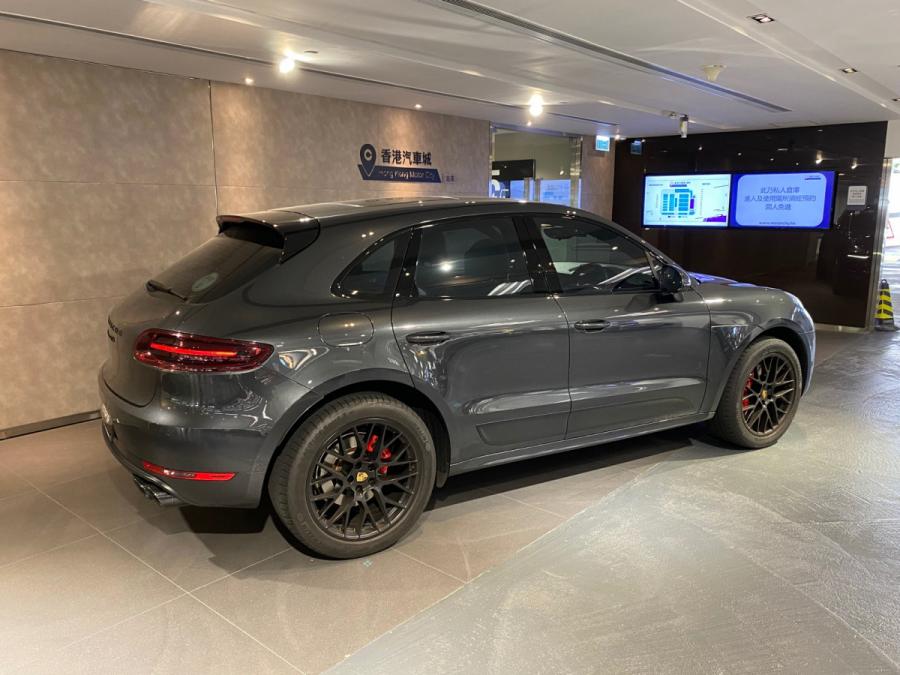 MACAN GTS - Image 4