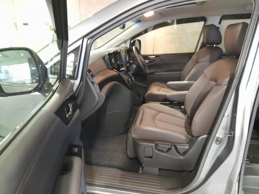 ELGRAND 2.5 Highway STAR - Image 5
