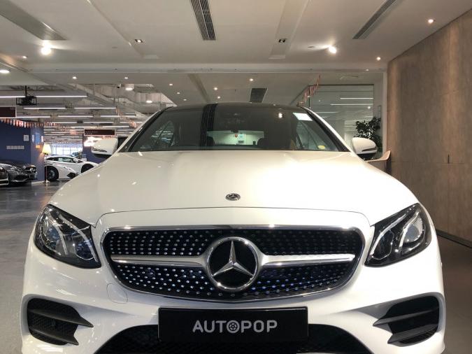 E200 COUPE - Image 2