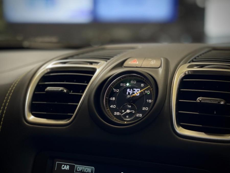 CAYMAN GT4 - Image 11