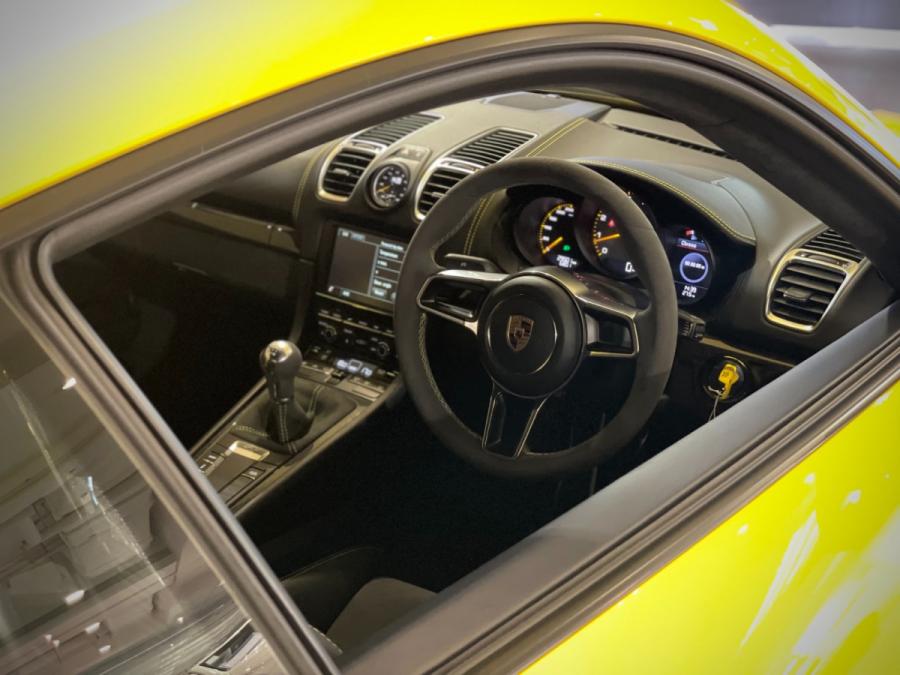 CAYMAN GT4 - Image 9