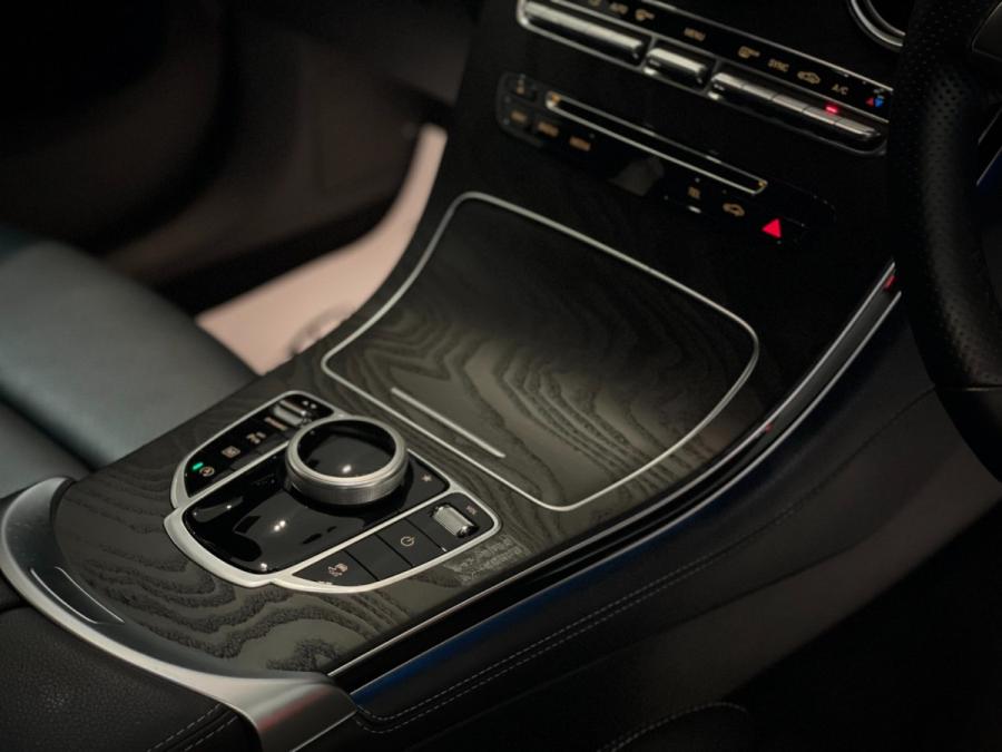 GLC250 4MATIC AMG - Image 8