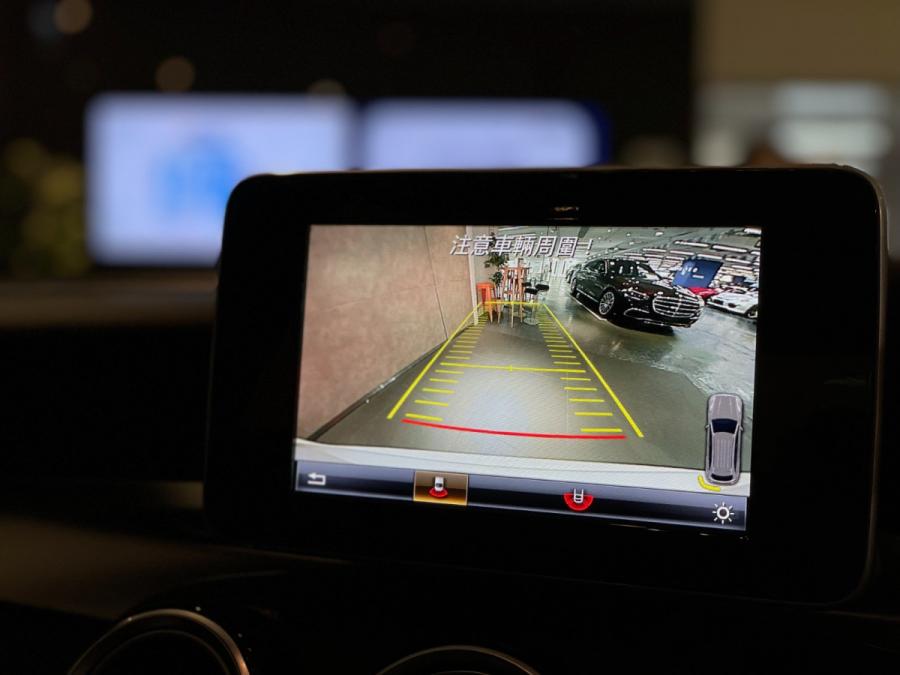 GLC250 4MATIC AMG - Image 9