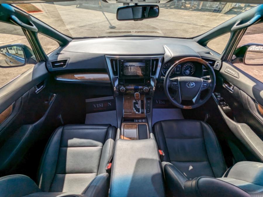 Alphard 3.5 Executive Lounge - Image 10