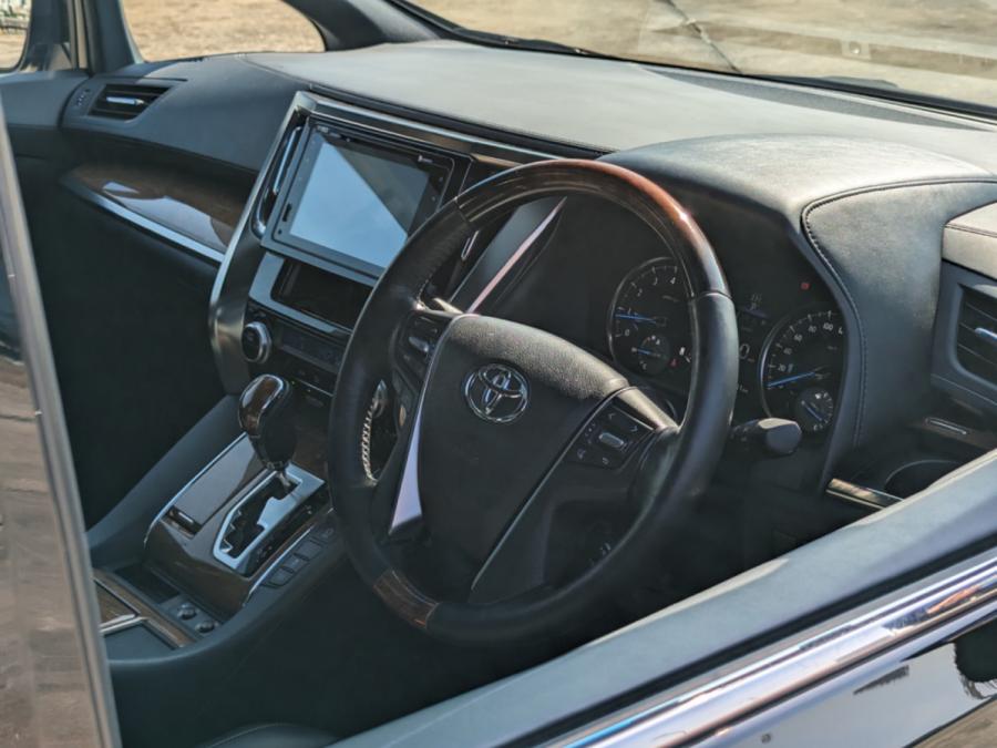 Alphard 3.5 Executive Lounge - Image 7