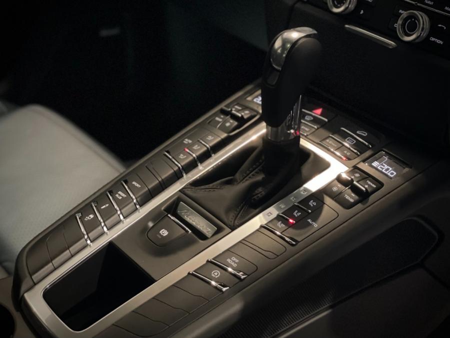 Macan Turbo - Image 9