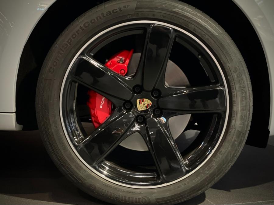 Macan Turbo - Image 5