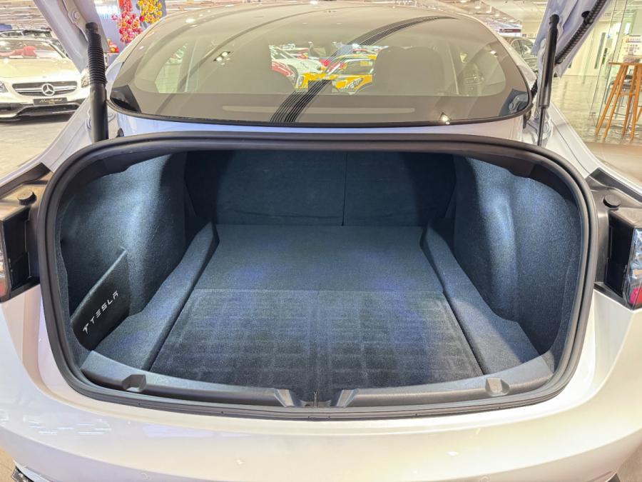 Model 3 LR - Image 6