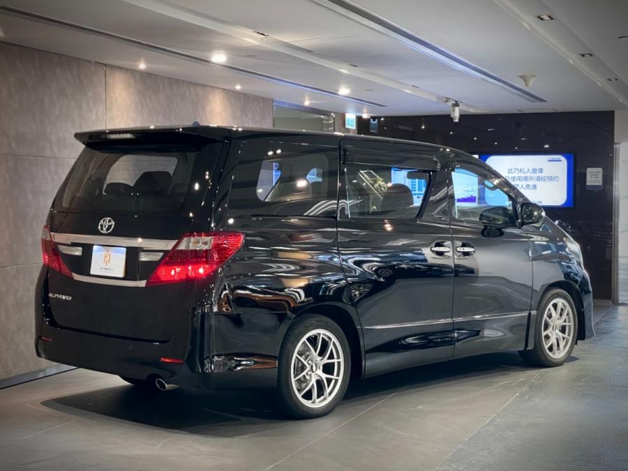 Alphard 2.4 - Image 2