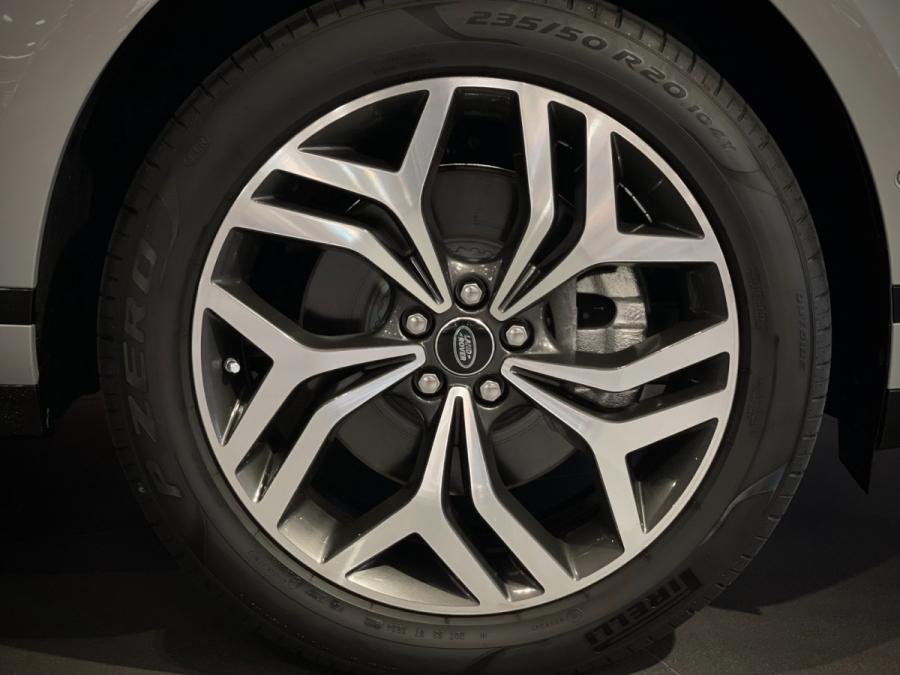 Evoque P250 R-Dynamic HSE - Image 4